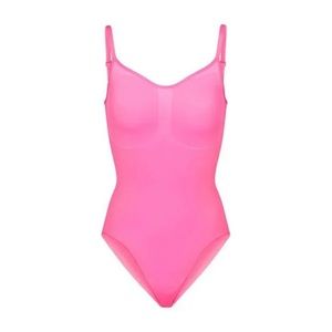NEW WITHOUT TAGS SKIMS SEAMLESS SCULPT BRIEF BODYSUIT